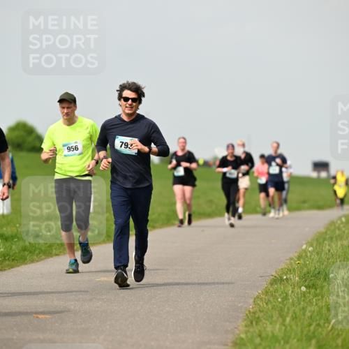10.05.2026 - 8. Wedeler Halbmarathon Dr. Thomas Lammeyer http://msf.ph/oto/9703296 10.05.2026 11:50:02 Laufen 103, 737, 956, 793 meine-sportfotos.de