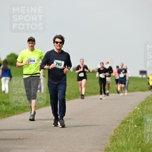 10.05.2026 - 8. Wedeler Halbmarathon Dr. Thomas Lammeyer http://msf.ph/oto/9703300 10.05.2026 11:50:03 Laufen 737, 956, 793 meine-sportfotos.de