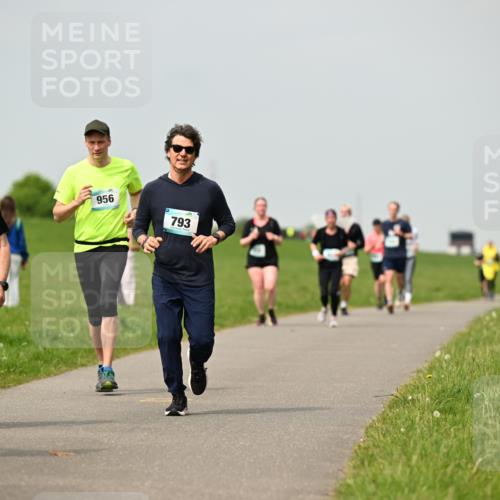10.05.2026 - 8. Wedeler Halbmarathon Dr. Thomas Lammeyer http://msf.ph/oto/9703303 10.05.2026 11:50:03 Laufen 103, 737, 956, 793 meine-sportfotos.de