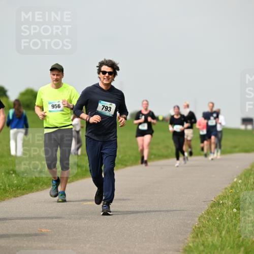 10.05.2026 - 8. Wedeler Halbmarathon Dr. Thomas Lammeyer http://msf.ph/oto/9703305 10.05.2026 11:50:03 Laufen 956, 793 meine-sportfotos.de
