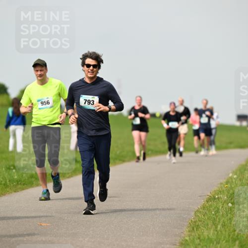 10.05.2026 - 8. Wedeler Halbmarathon Dr. Thomas Lammeyer http://msf.ph/oto/9703310 10.05.2026 11:50:03 Laufen 956, 793, 737 meine-sportfotos.de
