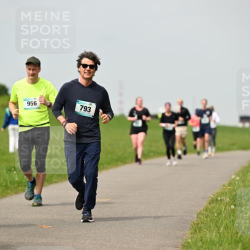 10.05.2026 - 8. Wedeler Halbmarathon Dr. Thomas Lammeyer http://msf.ph/oto/9703315 10.05.2026 11:50:04 Laufen 956, 793 meine-sportfotos.de
