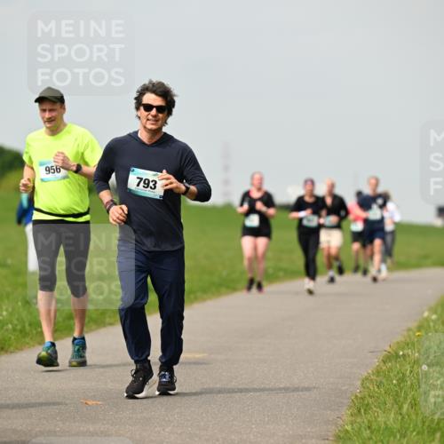 10.05.2026 - 8. Wedeler Halbmarathon Dr. Thomas Lammeyer http://msf.ph/oto/9703321 10.05.2026 11:50:04 Laufen 956, 793 meine-sportfotos.de