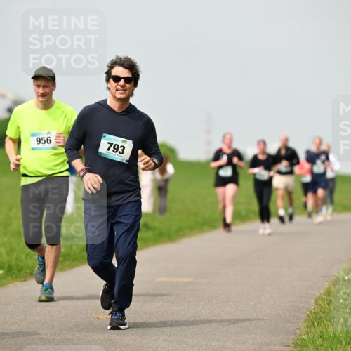 10.05.2026 - 8. Wedeler Halbmarathon Dr. Thomas Lammeyer http://msf.ph/oto/9703324 10.05.2026 11:50:04 Laufen 956, 793 meine-sportfotos.de