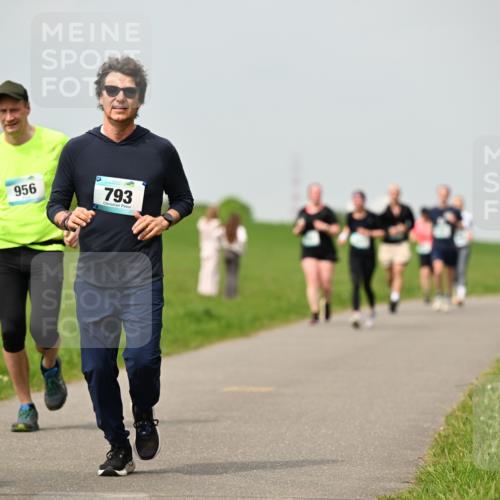 10.05.2026 - 8. Wedeler Halbmarathon Dr. Thomas Lammeyer http://msf.ph/oto/9703331 10.05.2026 11:50:05 Laufen 956, 793 meine-sportfotos.de