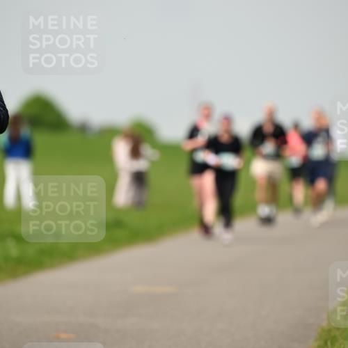10.05.2026 - 8. Wedeler Halbmarathon Dr. Thomas Lammeyer http://msf.ph/oto/9703346 10.05.2026 11:50:06 Laufen  meine-sportfotos.de