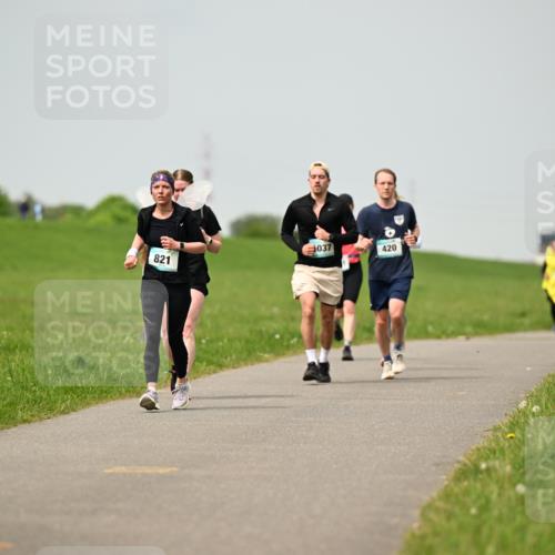 10.05.2026 - 8. Wedeler Halbmarathon Dr. Thomas Lammeyer http://msf.ph/oto/9703366 10.05.2026 11:50:07 Laufen 821, 037, 420 meine-sportfotos.de