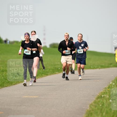 10.05.2026 - 8. Wedeler Halbmarathon Dr. Thomas Lammeyer http://msf.ph/oto/9703375 10.05.2026 11:50:08 Laufen 821, 1037, 420 meine-sportfotos.de