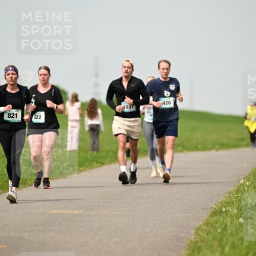 10.05.2026 - 8. Wedeler Halbmarathon Dr. Thomas Lammeyer http://msf.ph/oto/9703407 10.05.2026 11:50:10 Laufen 821, 522, 1037, 420 meine-sportfotos.de