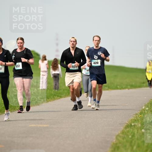 10.05.2026 - 8. Wedeler Halbmarathon Dr. Thomas Lammeyer http://msf.ph/oto/9703410 10.05.2026 11:50:10 Laufen 821, 522, 037, 420 meine-sportfotos.de