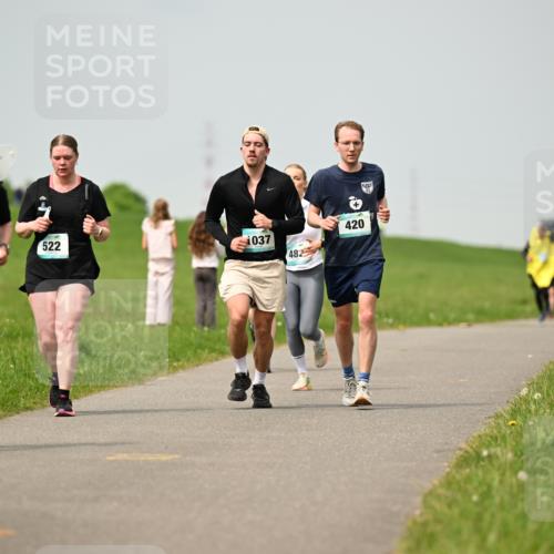 10.05.2026 - 8. Wedeler Halbmarathon Dr. Thomas Lammeyer http://msf.ph/oto/9703416 10.05.2026 11:50:10 Laufen 821, 522, 1037, 482, 420 meine-sportfotos.de