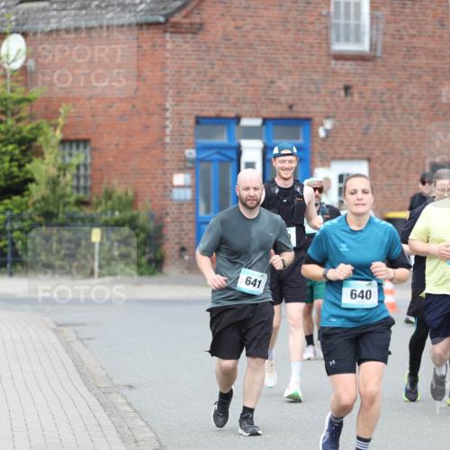 10.05.2026 - 8. Wedeler Halbmarathon Andreas Tolksdorf http://msf.ph/oto/9703420 10.05.2026 10:30:35 Laufen 641, 640, 638 meine-sportfotos.de