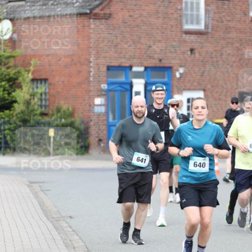 10.05.2026 - 8. Wedeler Halbmarathon Andreas Tolksdorf http://msf.ph/oto/9703421 10.05.2026 10:30:35 Laufen 641, 640, 638 meine-sportfotos.de