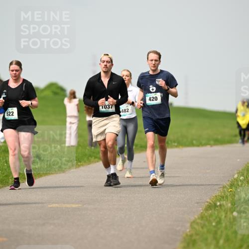 10.05.2026 - 8. Wedeler Halbmarathon Dr. Thomas Lammeyer http://msf.ph/oto/9703424 10.05.2026 11:50:11 Laufen 522, 821, 1037, 482, 420 meine-sportfotos.de