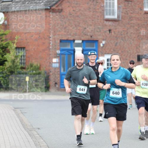 10.05.2026 - 8. Wedeler Halbmarathon Andreas Tolksdorf http://msf.ph/oto/9703426 10.05.2026 10:30:35 Laufen 641, 640, 638 meine-sportfotos.de