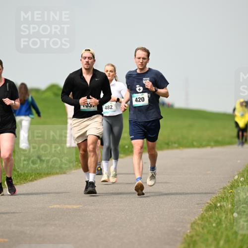 10.05.2026 - 8. Wedeler Halbmarathon Dr. Thomas Lammeyer http://msf.ph/oto/9703440 10.05.2026 11:50:11 Laufen 420, 522, 482 meine-sportfotos.de