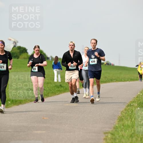 10.05.2026 - 8. Wedeler Halbmarathon Dr. Thomas Lammeyer http://msf.ph/oto/9703445 10.05.2026 11:50:12 Laufen 420, 821, 1037, 482, 522 meine-sportfotos.de