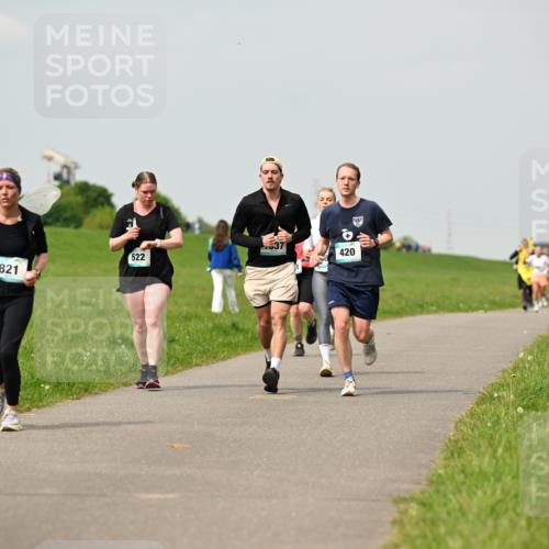 10.05.2026 - 8. Wedeler Halbmarathon Dr. Thomas Lammeyer http://msf.ph/oto/9703447 10.05.2026 11:50:12 Laufen 420, 522, 821 meine-sportfotos.de