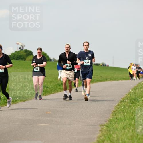 10.05.2026 - 8. Wedeler Halbmarathon Dr. Thomas Lammeyer http://msf.ph/oto/9703450 10.05.2026 11:50:12 Laufen 420, 1037, 522 meine-sportfotos.de