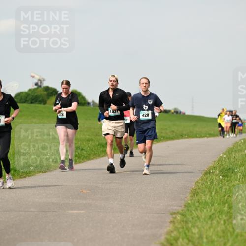 10.05.2026 - 8. Wedeler Halbmarathon Dr. Thomas Lammeyer http://msf.ph/oto/9703455 10.05.2026 11:50:13 Laufen 1037, 522, 420, 821 meine-sportfotos.de