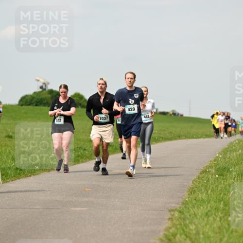 10.05.2026 - 8. Wedeler Halbmarathon Dr. Thomas Lammeyer http://msf.ph/oto/9703458 10.05.2026 11:50:13 Laufen 522, 1037, 202, 420, 482 meine-sportfotos.de