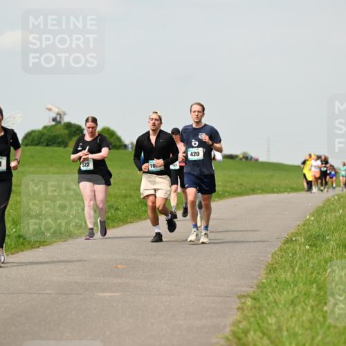 10.05.2026 - 8. Wedeler Halbmarathon Dr. Thomas Lammeyer http://msf.ph/oto/9703460 10.05.2026 11:50:13 Laufen 420, 821, 522 meine-sportfotos.de
