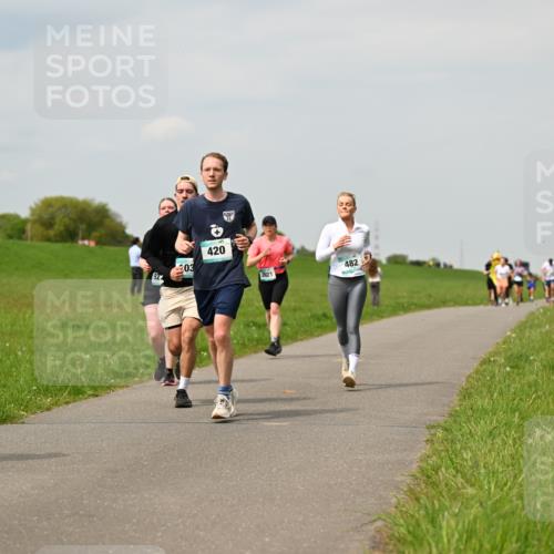 10.05.2026 - 8. Wedeler Halbmarathon Dr. Thomas Lammeyer http://msf.ph/oto/9703493 10.05.2026 11:50:15 Laufen 821, 420, 482 meine-sportfotos.de