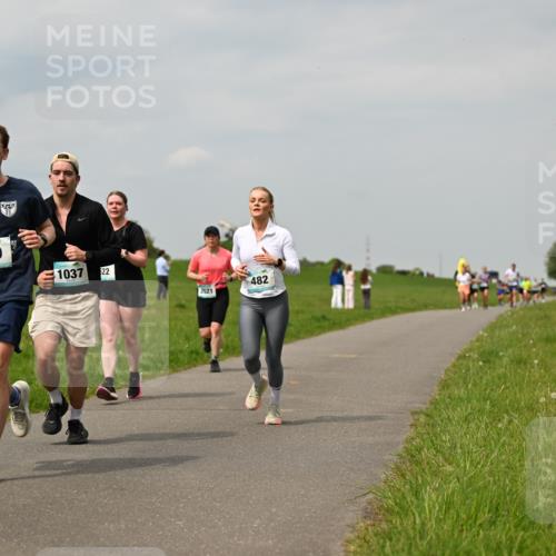 10.05.2026 - 8. Wedeler Halbmarathon Dr. Thomas Lammeyer http://msf.ph/oto/9703513 10.05.2026 11:50:17 Laufen 420, 1037, 2021, 482 meine-sportfotos.de
