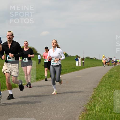 10.05.2026 - 8. Wedeler Halbmarathon Dr. Thomas Lammeyer http://msf.ph/oto/9703519 10.05.2026 11:50:17 Laufen 420, 1037, 522 meine-sportfotos.de