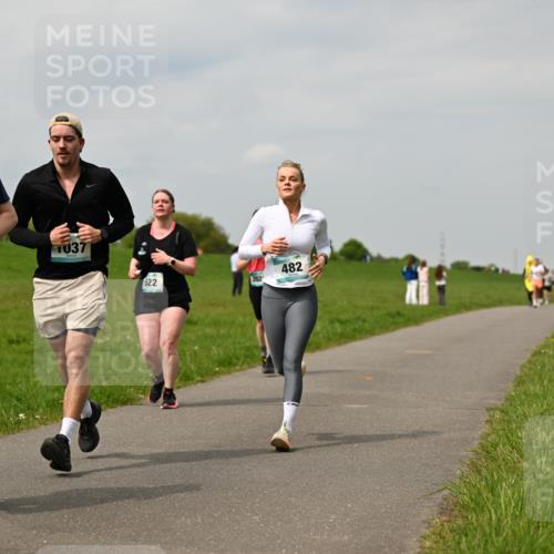 10.05.2026 - 8. Wedeler Halbmarathon Dr. Thomas Lammeyer http://msf.ph/oto/9703523 10.05.2026 11:50:18 Laufen 420, 1037, 522, 482 meine-sportfotos.de