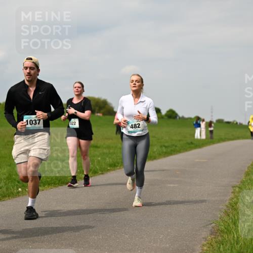10.05.2026 - 8. Wedeler Halbmarathon Dr. Thomas Lammeyer http://msf.ph/oto/9703525 10.05.2026 11:50:18 Laufen 420, 1037, 522, 482 meine-sportfotos.de
