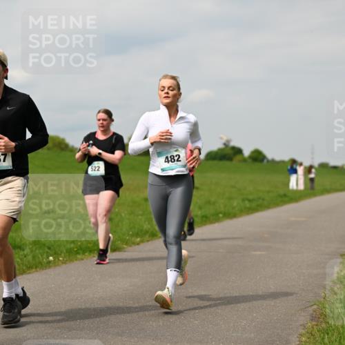 10.05.2026 - 8. Wedeler Halbmarathon Dr. Thomas Lammeyer http://msf.ph/oto/9703529 10.05.2026 11:50:18 Laufen 1037, 482, 522 meine-sportfotos.de
