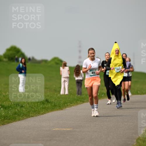 10.05.2026 - 8. Wedeler Halbmarathon Dr. Thomas Lammeyer http://msf.ph/oto/9703557 10.05.2026 11:50:26 Laufen 257, 201 meine-sportfotos.de