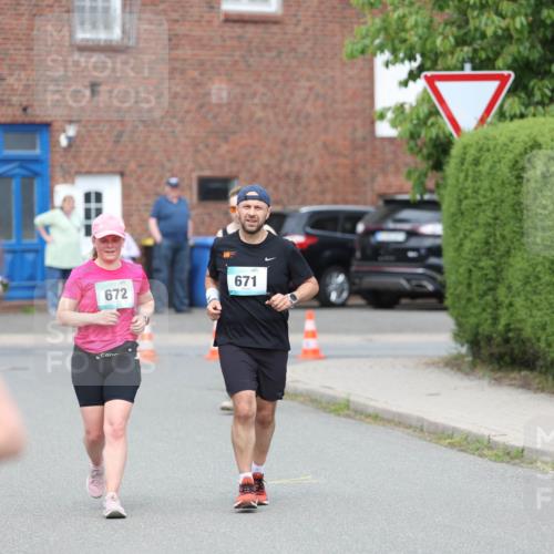 10.05.2026 - 8. Wedeler Halbmarathon Andreas Tolksdorf http://msf.ph/oto/9703611 10.05.2026 10:31:31 Laufen 671, 672 meine-sportfotos.de