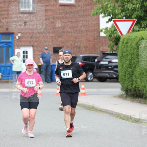 10.05.2026 - 8. Wedeler Halbmarathon Andreas Tolksdorf http://msf.ph/oto/9703614 10.05.2026 10:31:32 Laufen 672, 671 meine-sportfotos.de