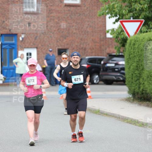 10.05.2026 - 8. Wedeler Halbmarathon Andreas Tolksdorf http://msf.ph/oto/9703620 10.05.2026 10:31:32 Laufen 672, 671 meine-sportfotos.de