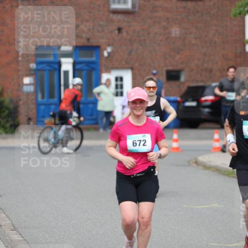 10.05.2026 - 8. Wedeler Halbmarathon Andreas Tolksdorf http://msf.ph/oto/9703634 10.05.2026 10:31:34 Laufen 672, 671 meine-sportfotos.de