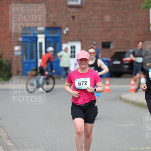 10.05.2026 - 8. Wedeler Halbmarathon Andreas Tolksdorf http://msf.ph/oto/9703635 10.05.2026 10:31:34 Laufen 672, 671 meine-sportfotos.de