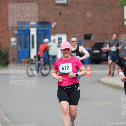 10.05.2026 - 8. Wedeler Halbmarathon Andreas Tolksdorf http://msf.ph/oto/9703639 10.05.2026 10:31:34 Laufen 672, 671 meine-sportfotos.de