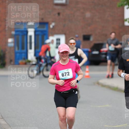 10.05.2026 - 8. Wedeler Halbmarathon Andreas Tolksdorf http://msf.ph/oto/9703640 10.05.2026 10:31:34 Laufen 672, 671 meine-sportfotos.de