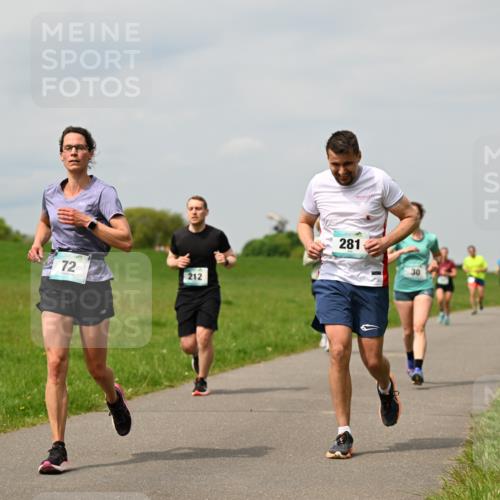 10.05.2026 - 8. Wedeler Halbmarathon Dr. Thomas Lammeyer http://msf.ph/oto/9703725 10.05.2026 11:50:38 Laufen 212, 281 meine-sportfotos.de