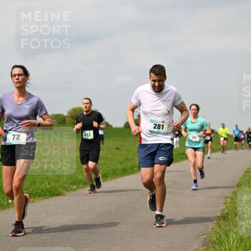 10.05.2026 - 8. Wedeler Halbmarathon Dr. Thomas Lammeyer http://msf.ph/oto/9703732 10.05.2026 11:50:38 Laufen 212, 281 meine-sportfotos.de