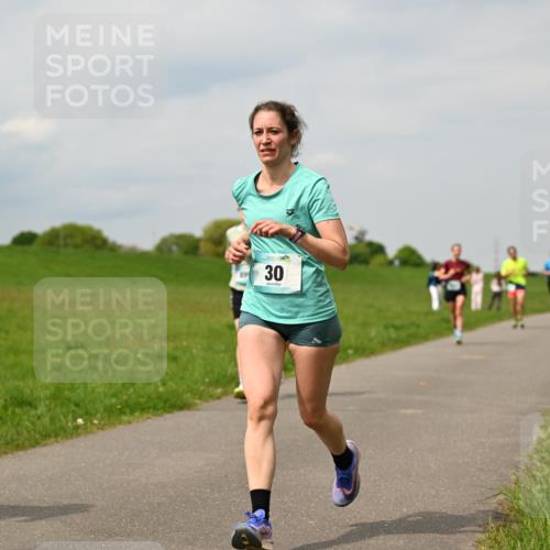 10.05.2026 - 8. Wedeler Halbmarathon Dr. Thomas Lammeyer http://msf.ph/oto/9703768 10.05.2026 11:50:41 Laufen  meine-sportfotos.de