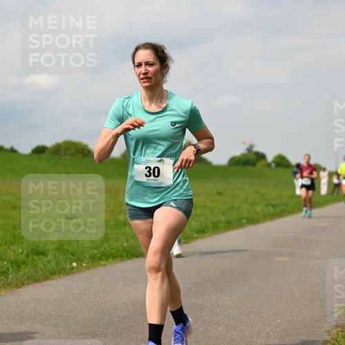 10.05.2026 - 8. Wedeler Halbmarathon Dr. Thomas Lammeyer http://msf.ph/oto/9703770 10.05.2026 11:50:41 Laufen  meine-sportfotos.de