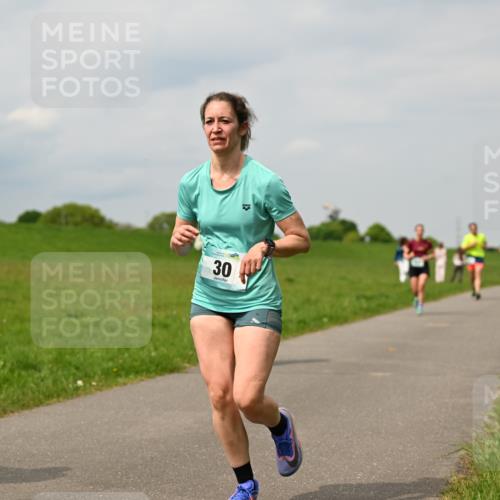 10.05.2026 - 8. Wedeler Halbmarathon Dr. Thomas Lammeyer http://msf.ph/oto/9703775 10.05.2026 11:50:41 Laufen  meine-sportfotos.de