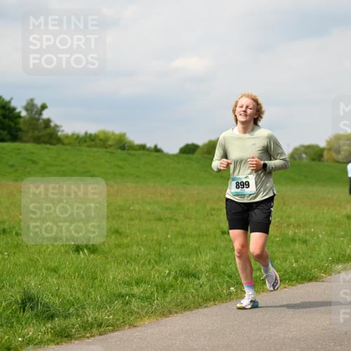 10.05.2026 - 8. Wedeler Halbmarathon Dr. Thomas Lammeyer http://msf.ph/oto/9703784 10.05.2026 11:50:42 Laufen 899 meine-sportfotos.de