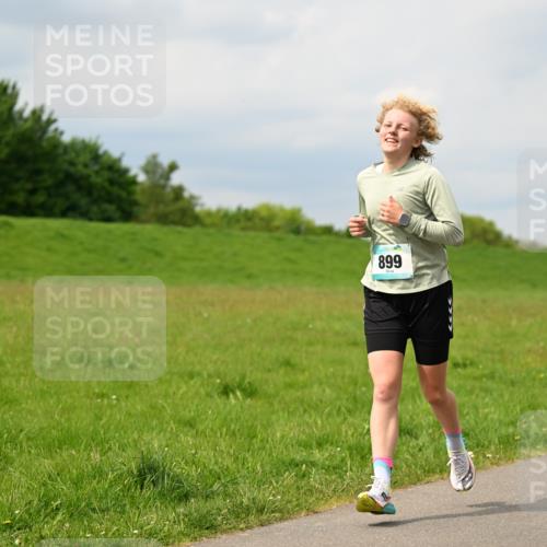 10.05.2026 - 8. Wedeler Halbmarathon Dr. Thomas Lammeyer http://msf.ph/oto/9703787 10.05.2026 11:50:43 Laufen 899 meine-sportfotos.de