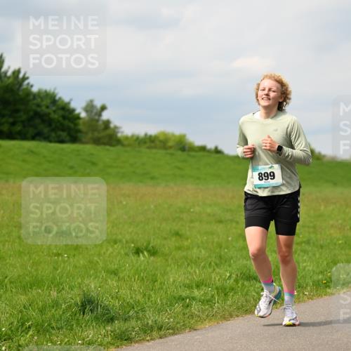 10.05.2026 - 8. Wedeler Halbmarathon Dr. Thomas Lammeyer http://msf.ph/oto/9703791 10.05.2026 11:50:43 Laufen 899 meine-sportfotos.de
