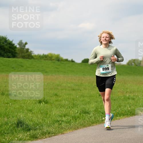 10.05.2026 - 8. Wedeler Halbmarathon Dr. Thomas Lammeyer http://msf.ph/oto/9703793 10.05.2026 11:50:42 Laufen 899 meine-sportfotos.de