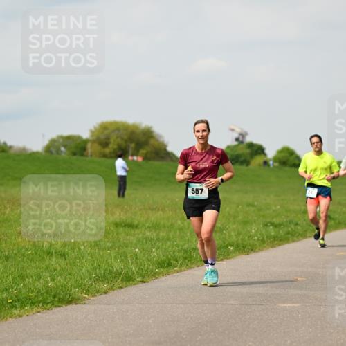10.05.2026 - 8. Wedeler Halbmarathon Dr. Thomas Lammeyer http://msf.ph/oto/9703810 10.05.2026 11:50:45 Laufen 0975, 557, 381 meine-sportfotos.de